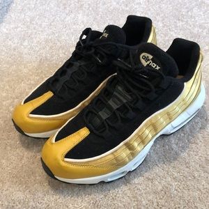 Nike women’s air max 95 LX